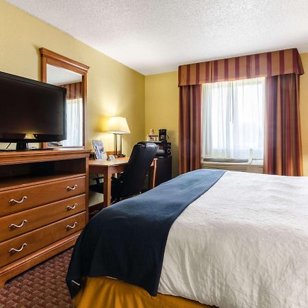 Rodeway Inn & Suites Jacksonville Near Camp Lejeune Εξωτερικό φωτογραφία