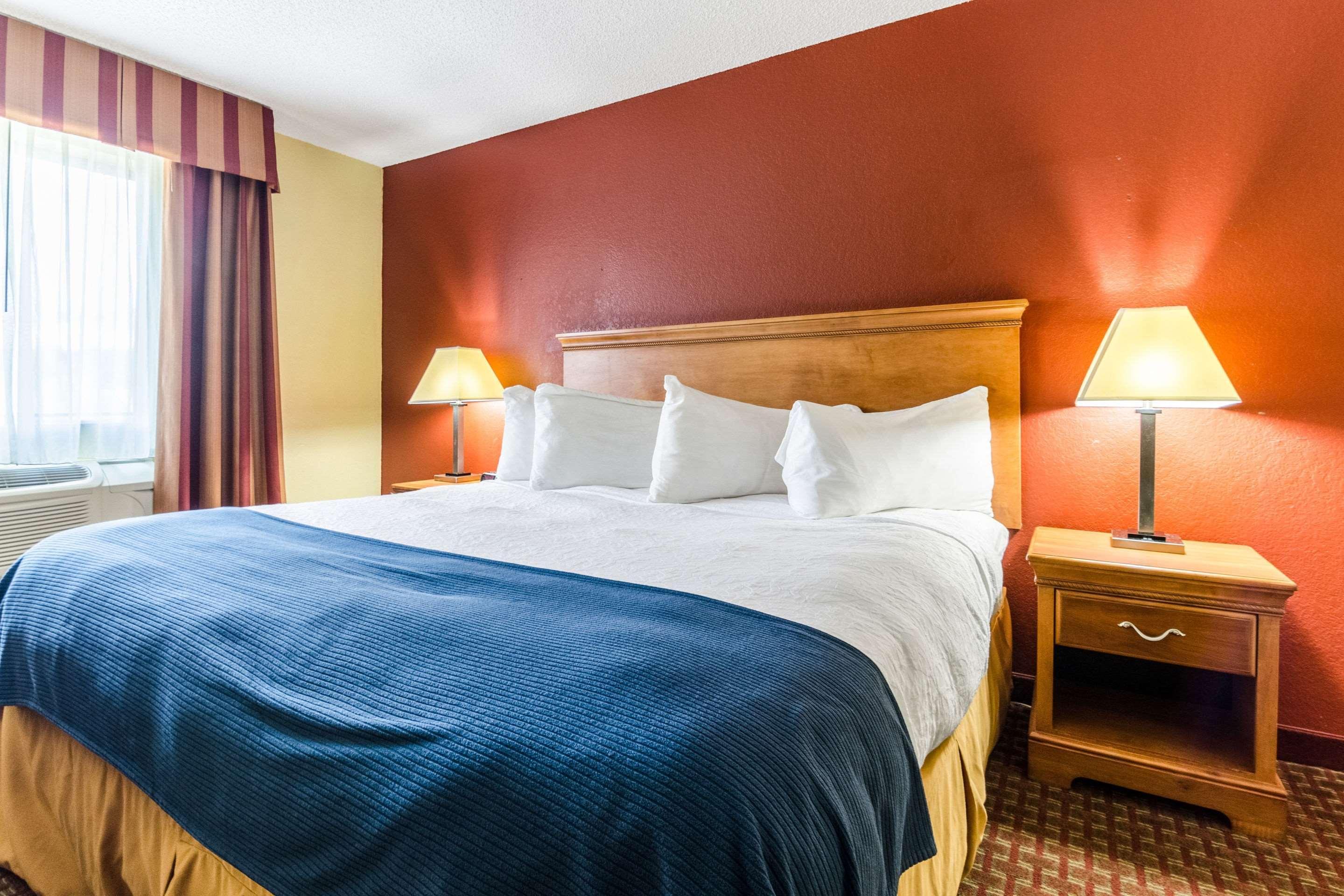 Rodeway Inn & Suites Jacksonville Near Camp Lejeune Εξωτερικό φωτογραφία