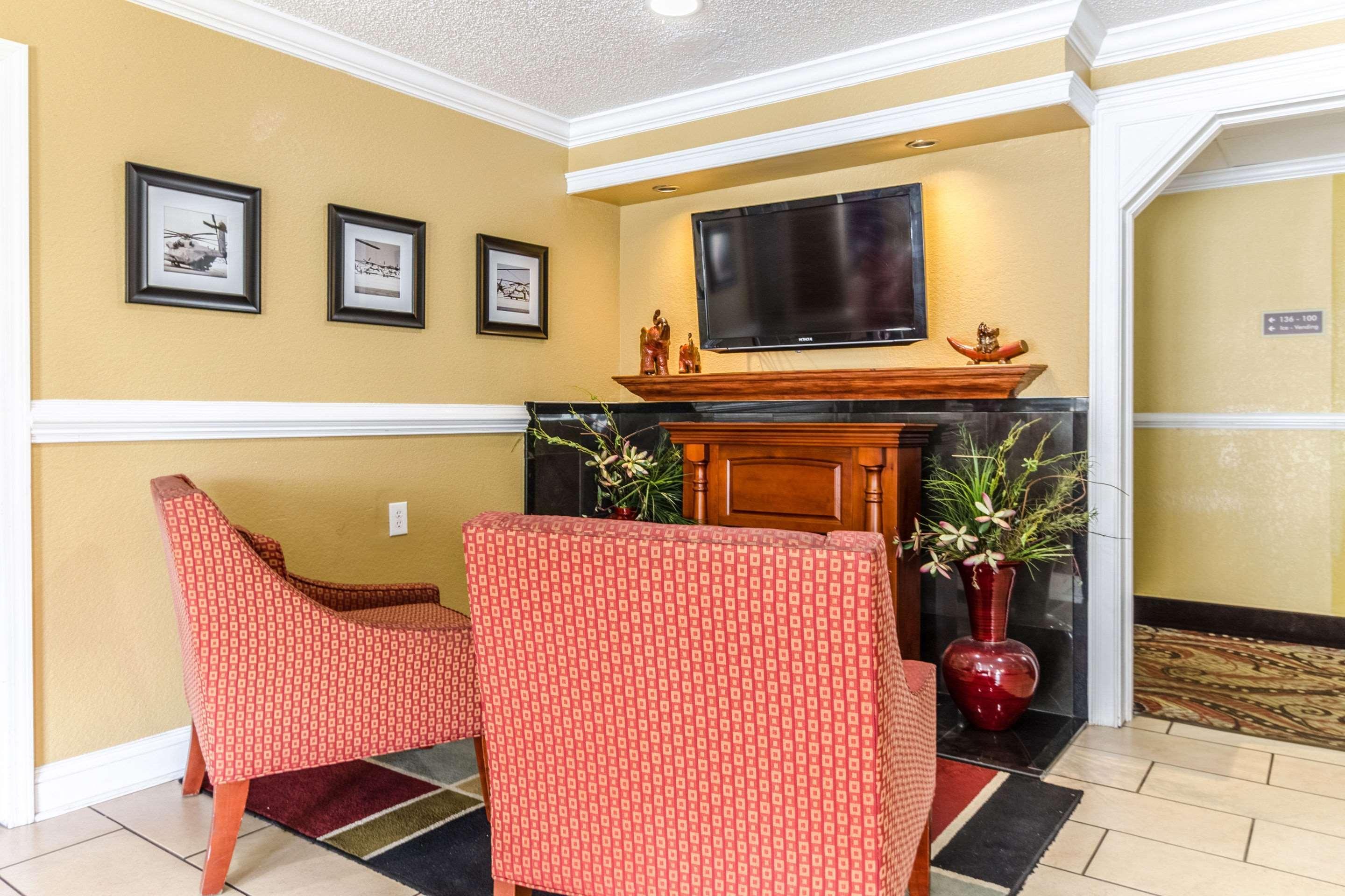 Rodeway Inn & Suites Jacksonville Near Camp Lejeune Εξωτερικό φωτογραφία