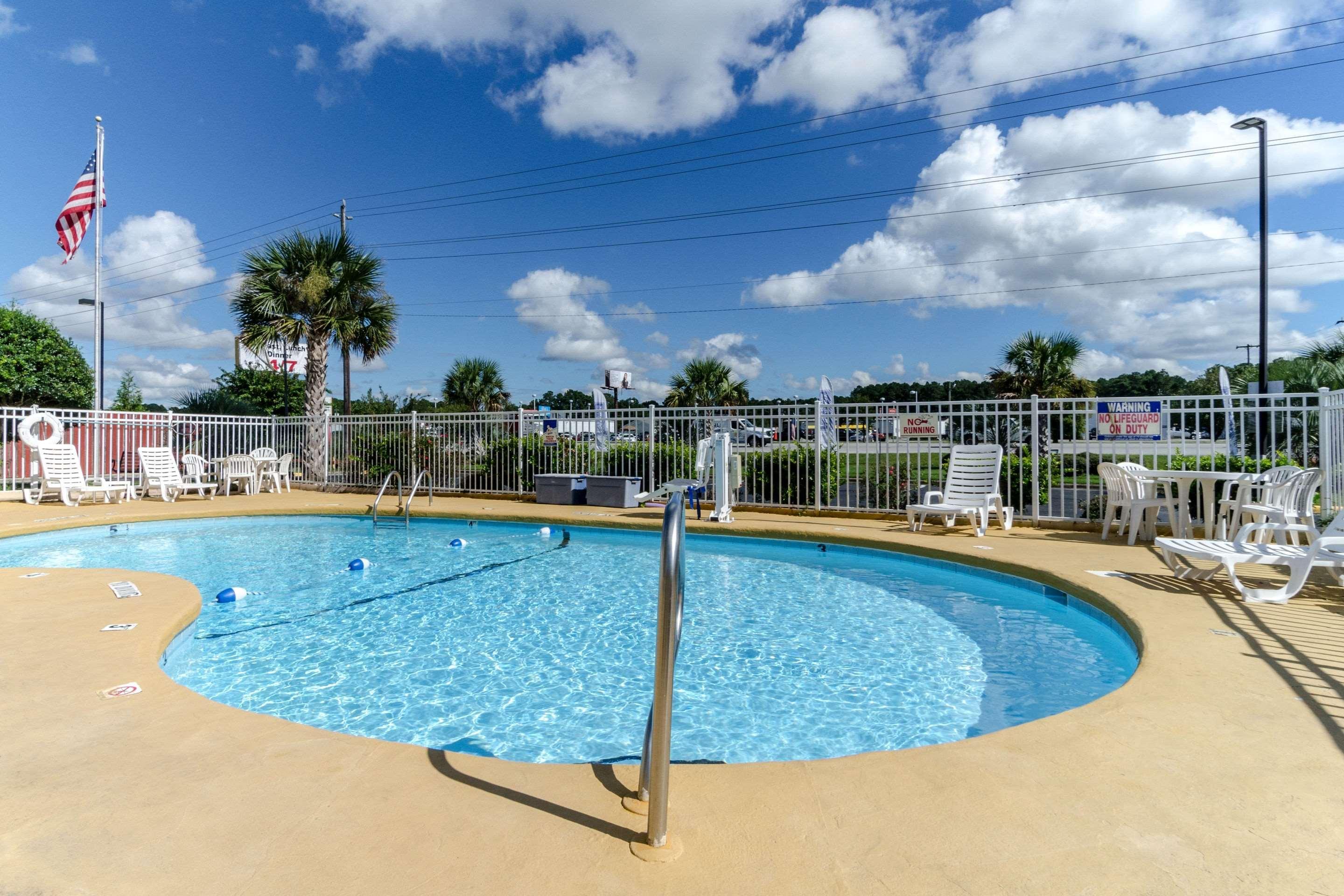 Rodeway Inn & Suites Jacksonville Near Camp Lejeune Εξωτερικό φωτογραφία