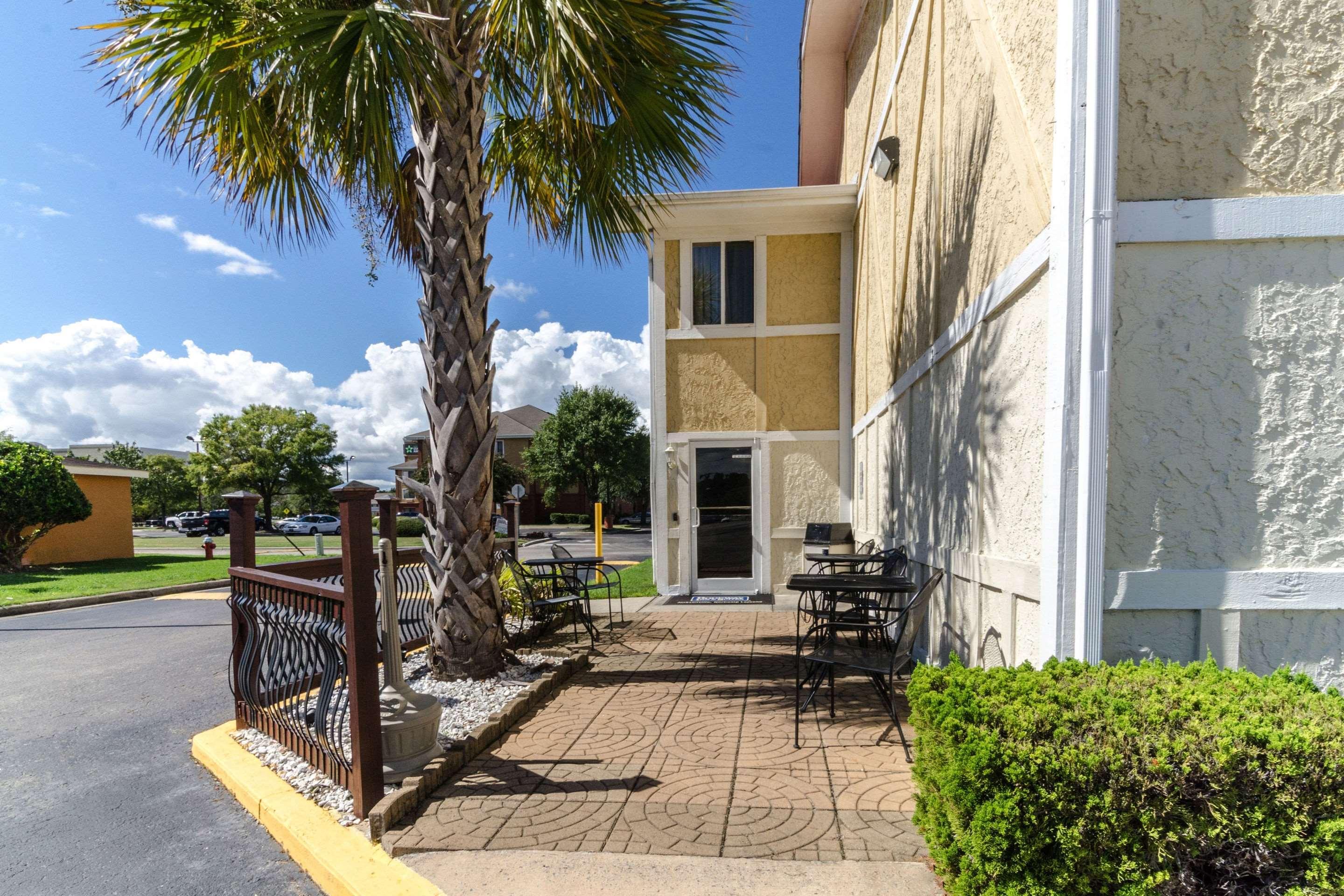 Rodeway Inn & Suites Jacksonville Near Camp Lejeune Εξωτερικό φωτογραφία